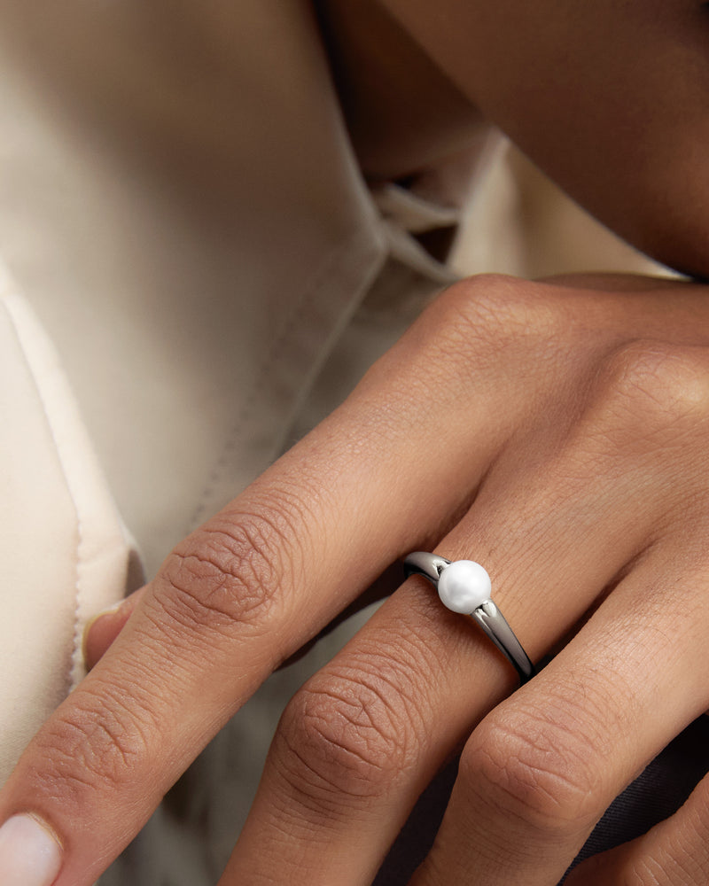 La Perla Maris Ring - 
  
    Freshwater Pearl / Rhodium Plating
  
