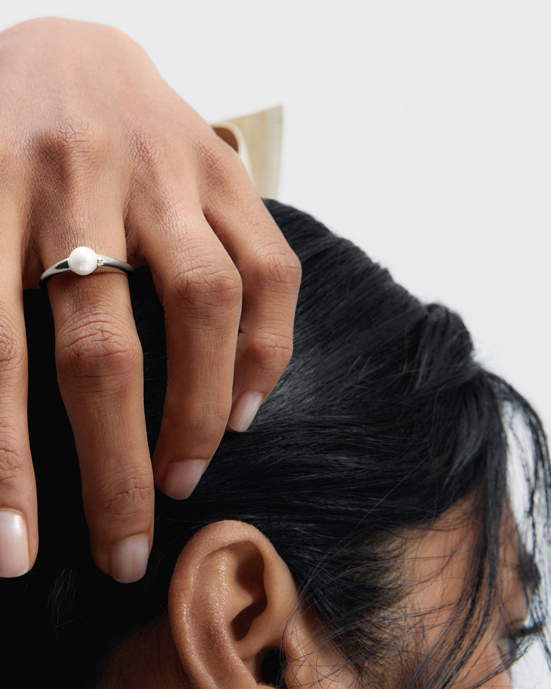 La Perla Maris Ring - 
  
    Freshwater Pearl / Rhodium Plating
  
