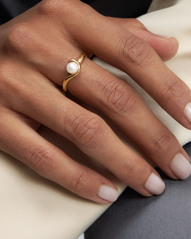 Bague Aura avec perle - 
  
    Perle Naturelle / Plaqué Or 18K
  
