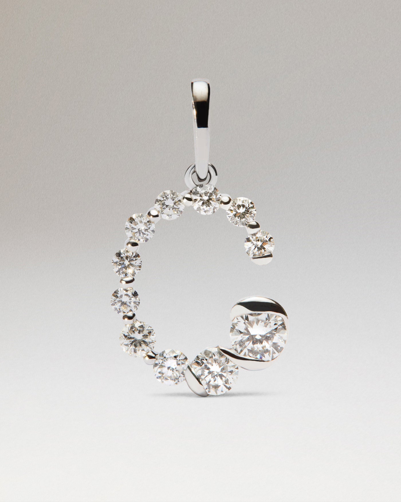 Diamonds and white gold C initial pendant 
  
    Diamonds / 18K White Gold
  
