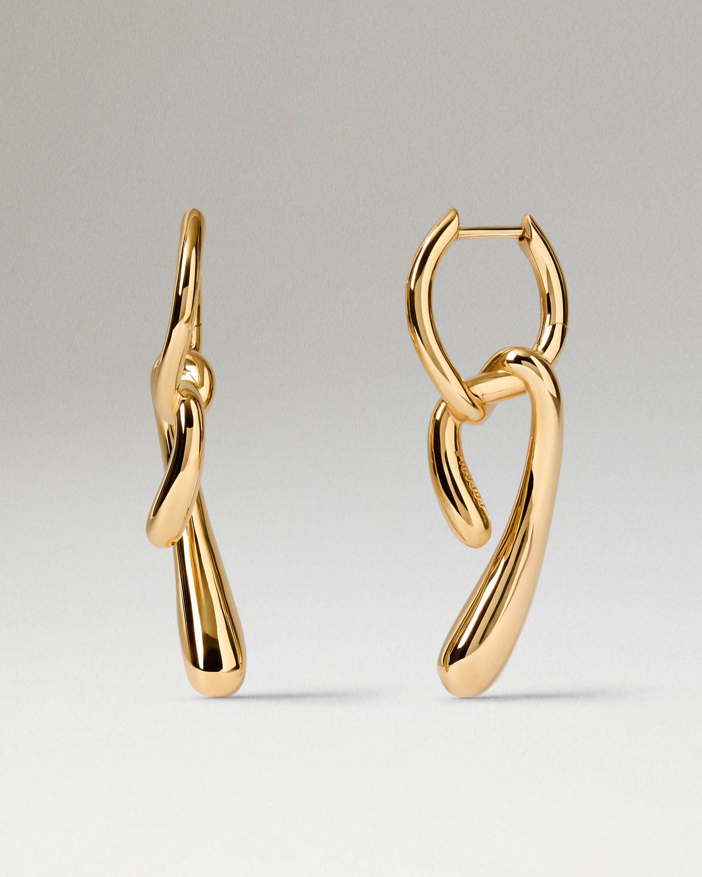 Créoles Twist 
  
    Plaqué Or 18K
  
