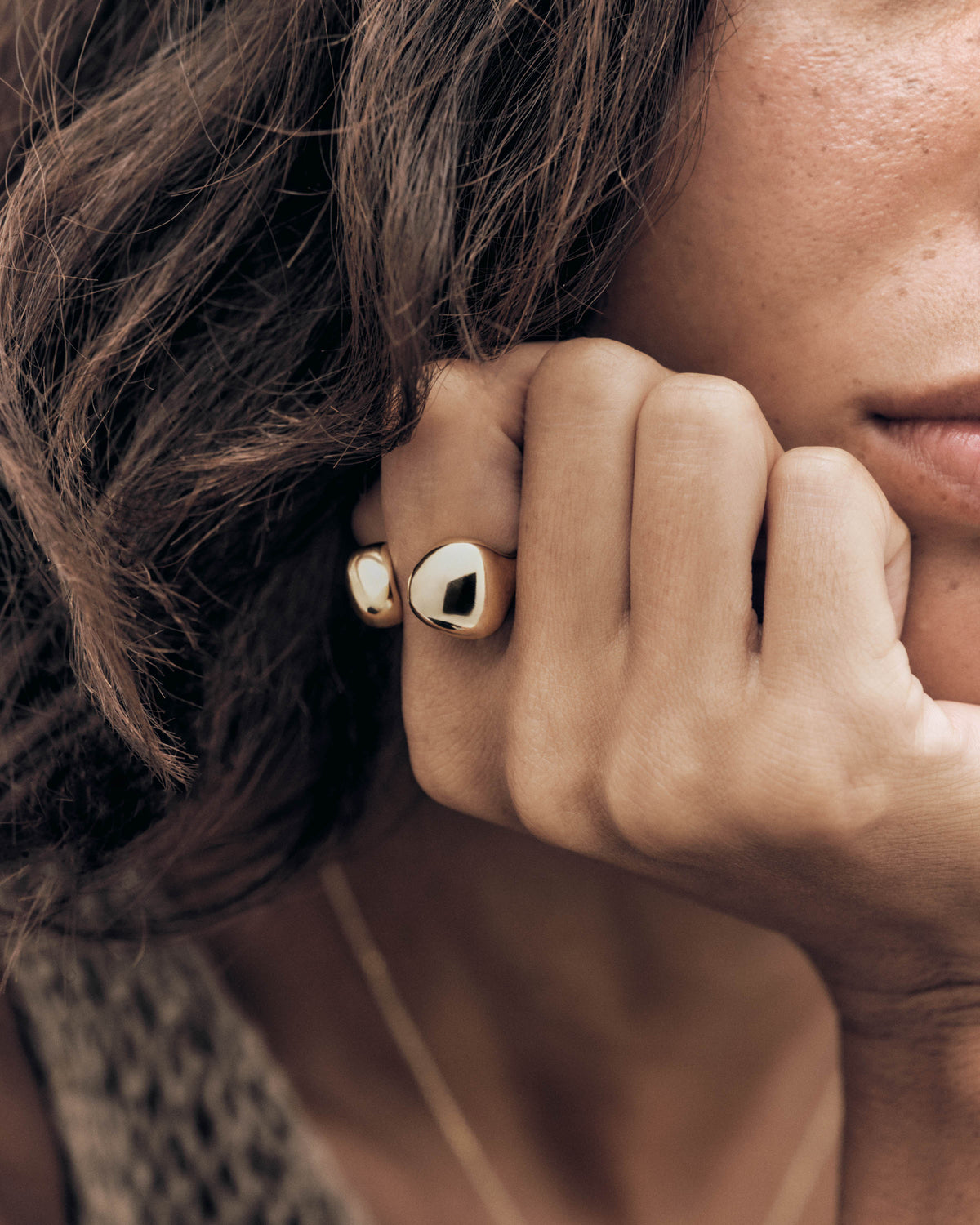 Gravity ring - 
  
    18K Gold plating
  
