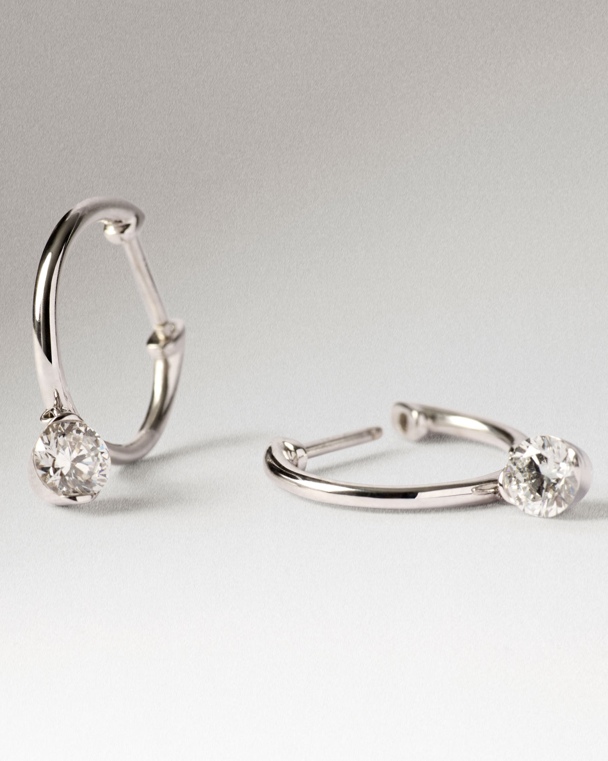 Diamond and white gold Grace Mini hoops - Diamonds / 18K White Gold