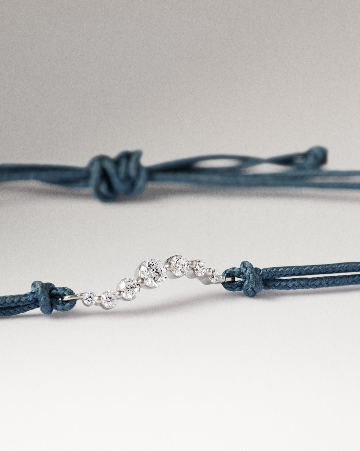 Venus Diamond Blue cord bracelet - Diamonds / 18K White Gold
