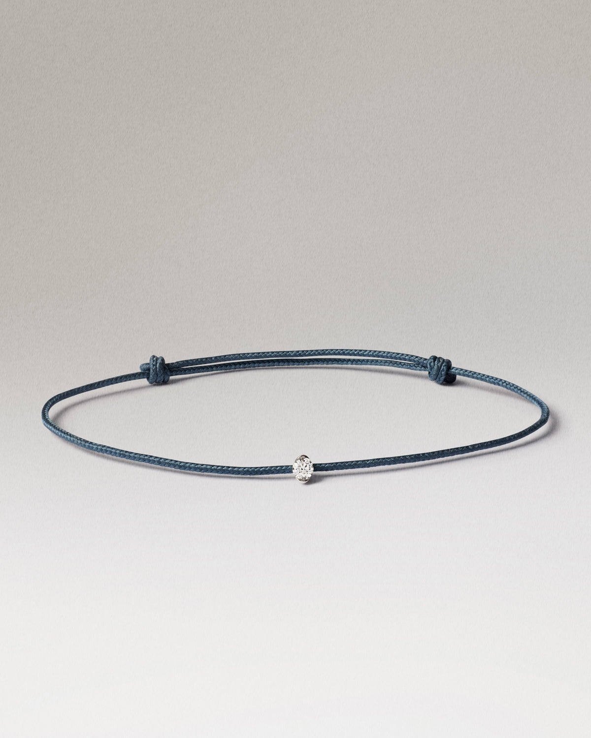 Pulsera Grace de Cordón Azul en Oro y Diamante - Diamantes / Oro Blanco 18K