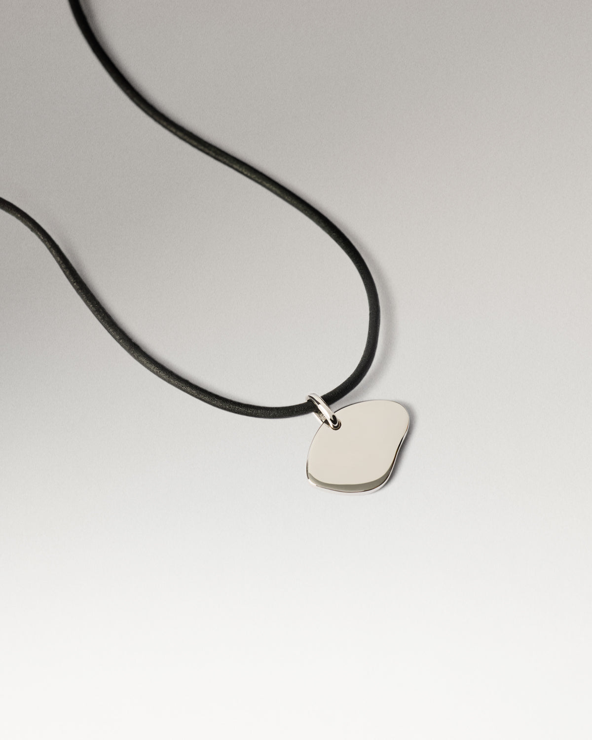 Pebble Engravable Pendant - Rhodium Plating