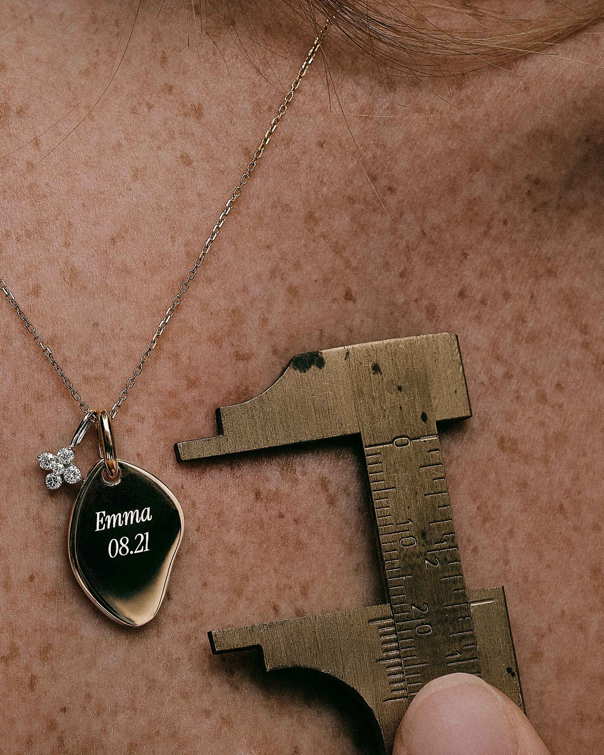 Petal Engravable Pendant - 18K Gold plating