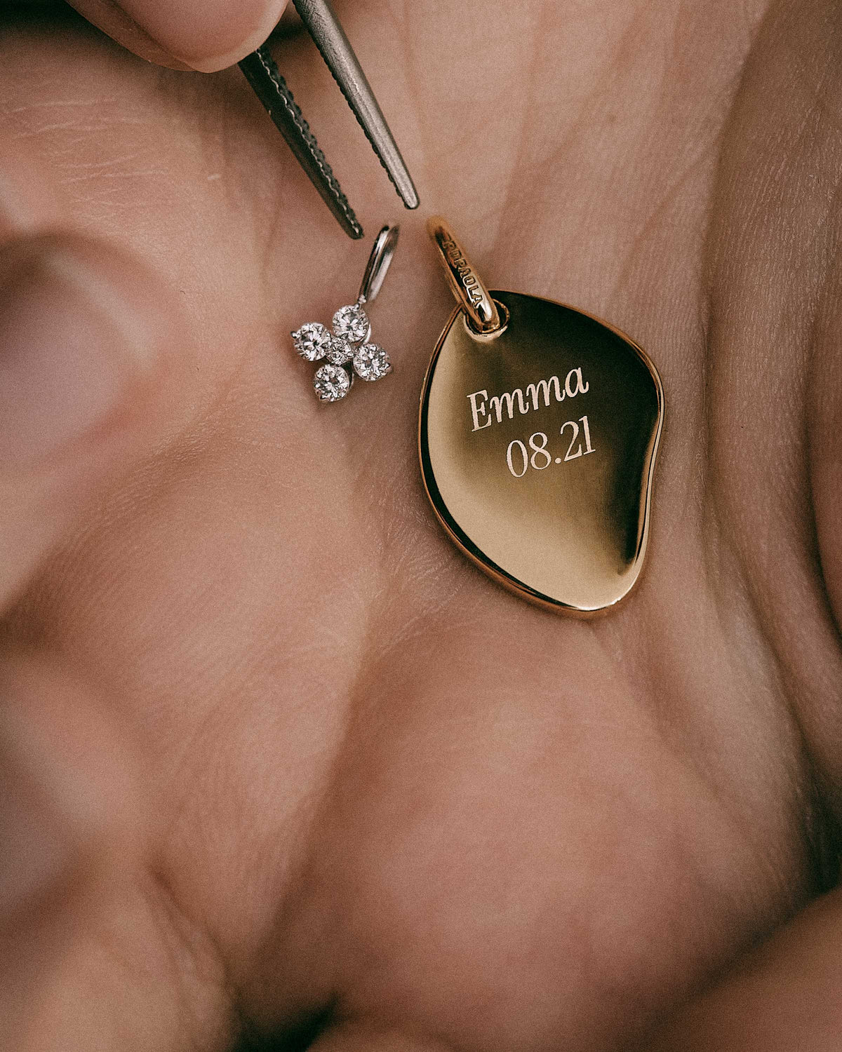 Petal Engravable Pendant - 18K Gold plating