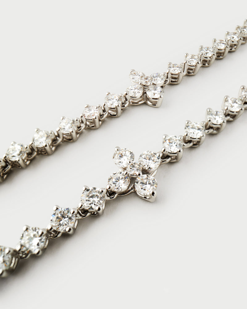 Maggie Cascade Halskette aus Weißgold mit Diamanten - 
  
    Diamant - Lab-grown / 18K Weißgold
  
