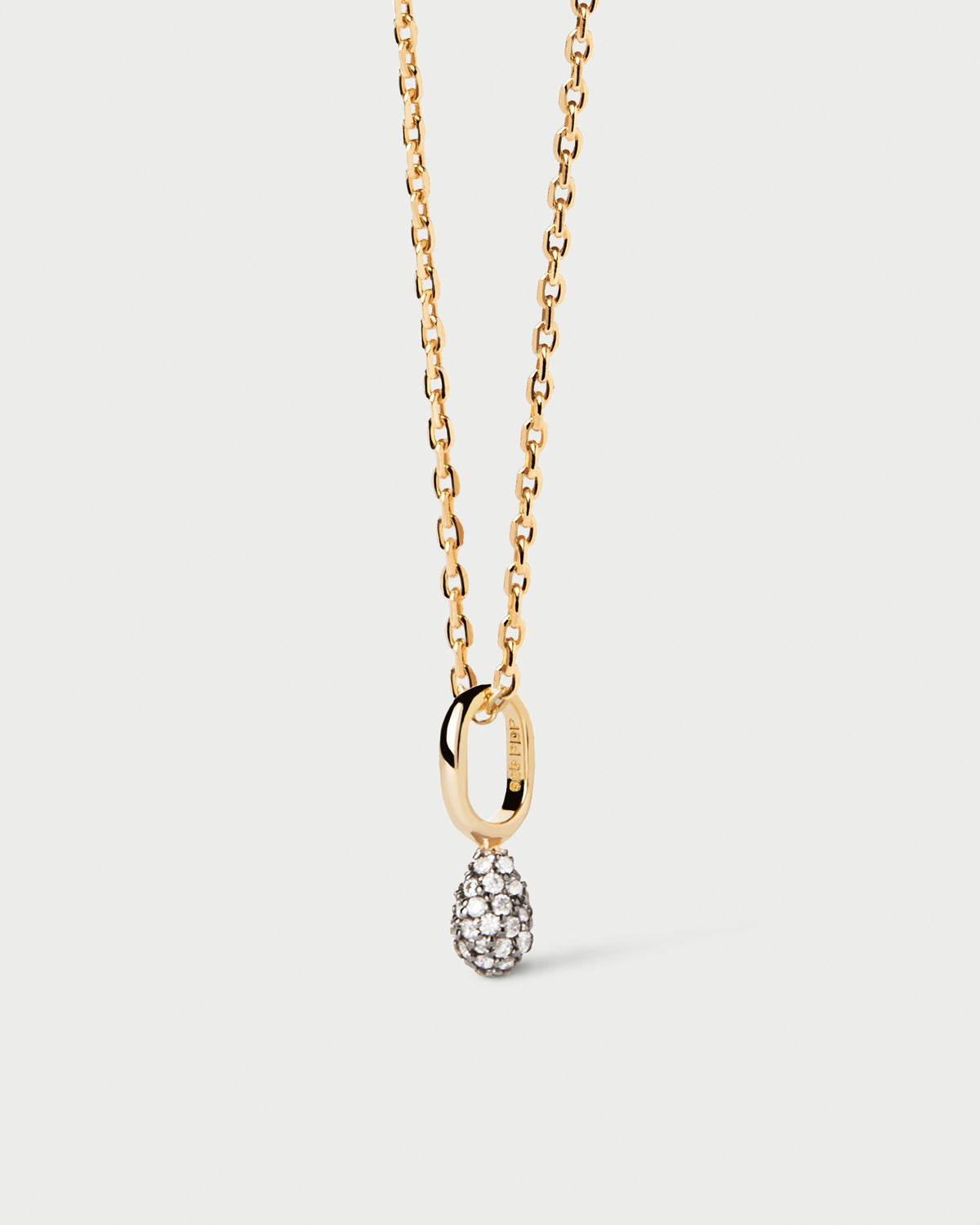Collana placcata in oro con pendente a goccia a pavé di zirconi cubici