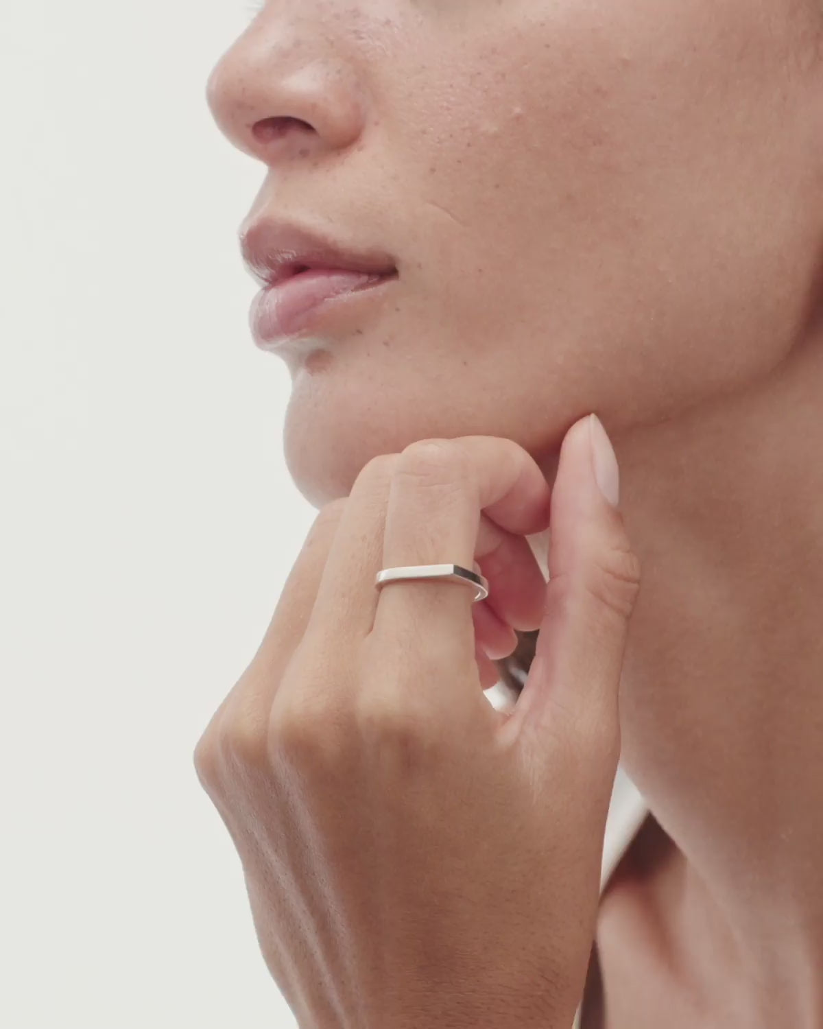 Silver geometric ring with asymmetric round shape | Oda ring | PDPAOLA