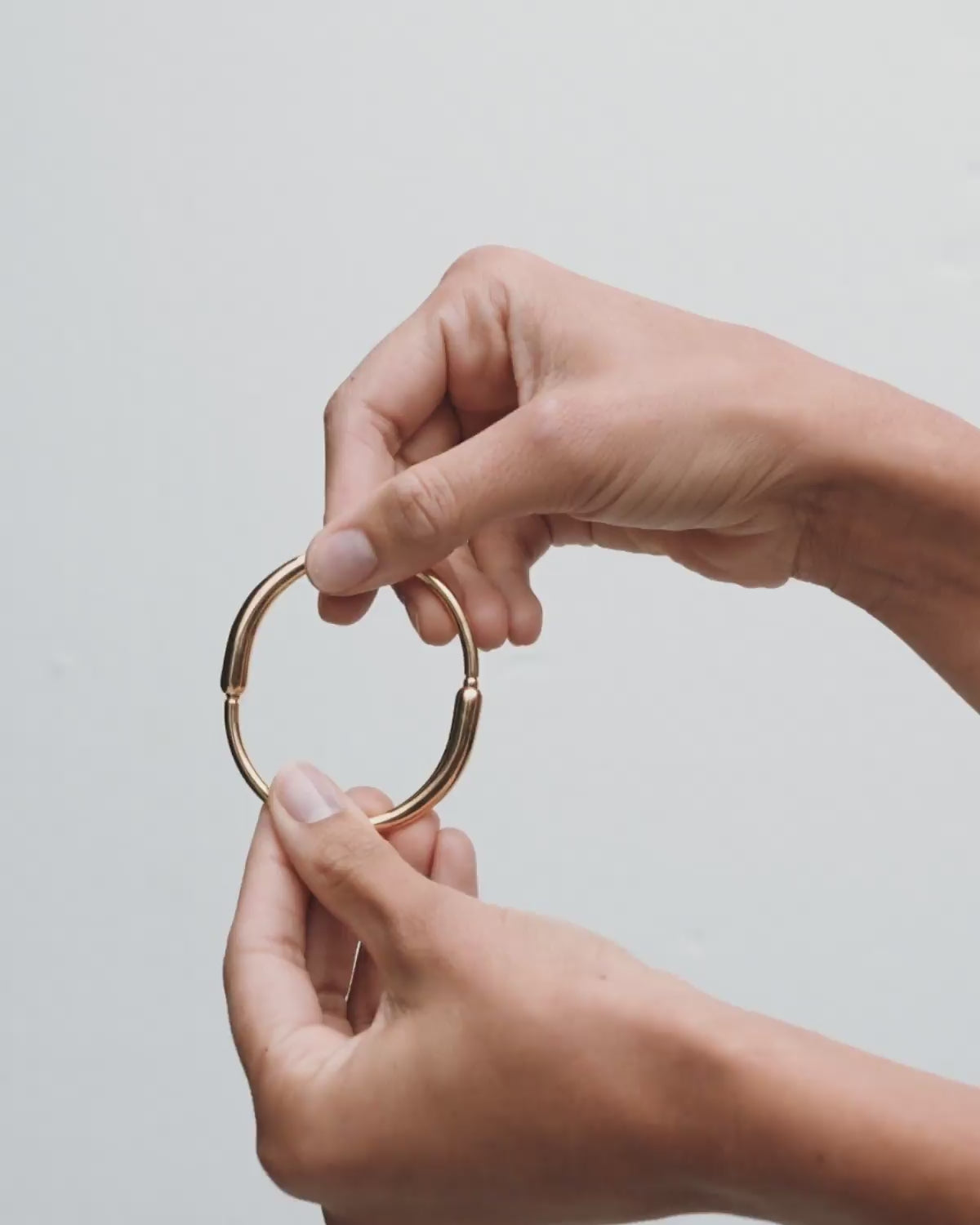 Loop bangle - 18K Gold plating